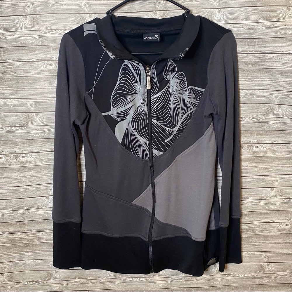 🐝 Schwiing Black and Grey Floral Athletic Jacket